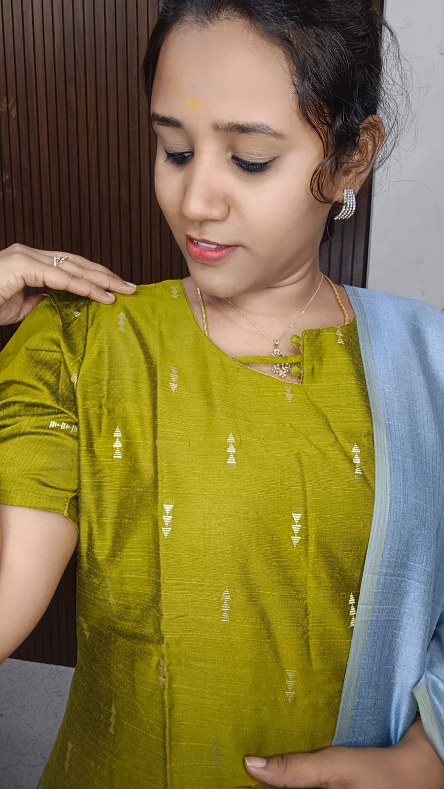 Susmi Brand Premium Raw silk Kurti with Pant and Digital Dupatta