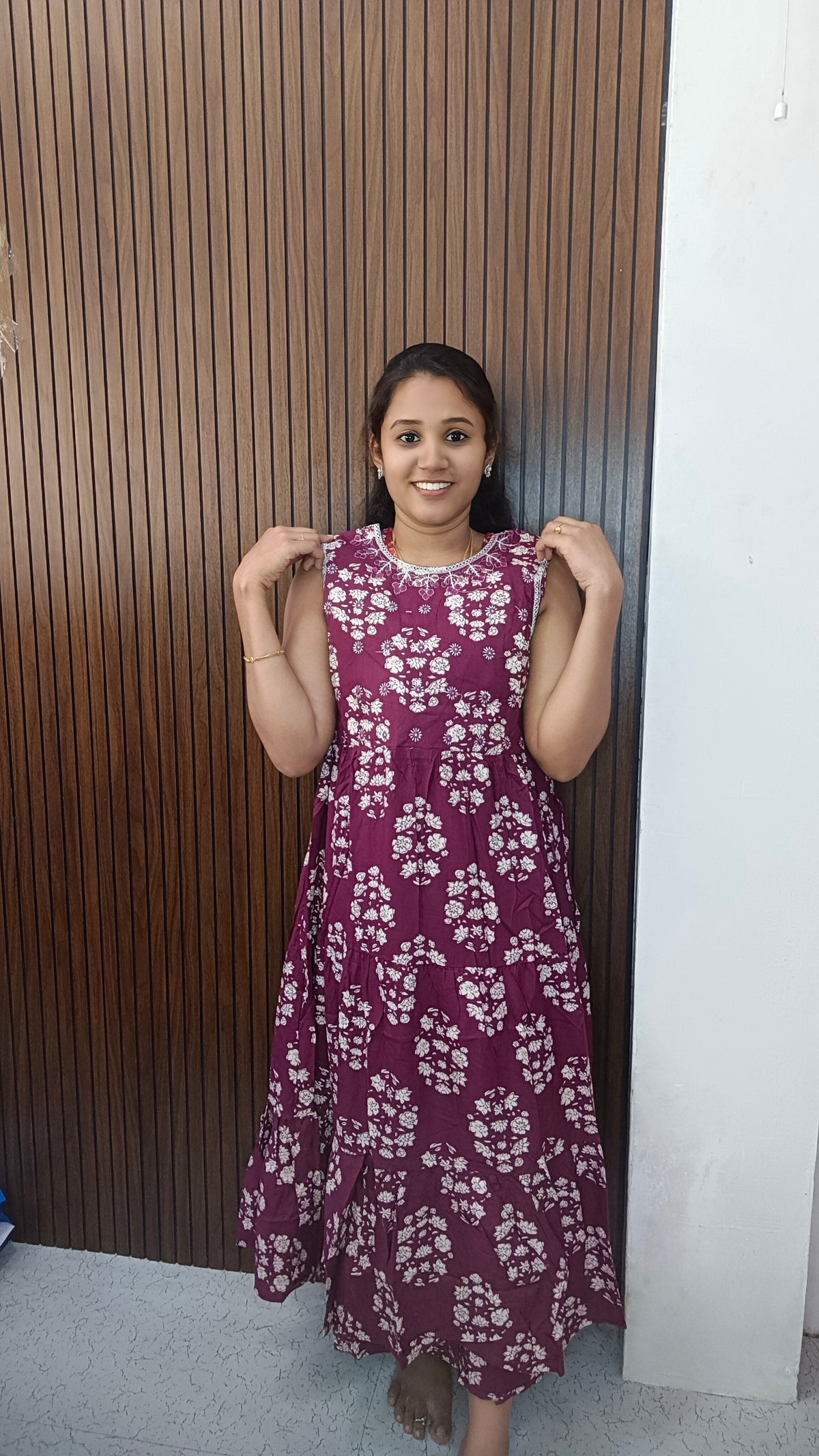 Stylish maxi with sleeve