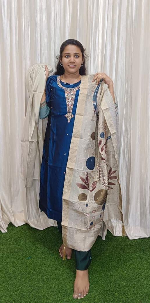 Kurti with pant and dupatta vin