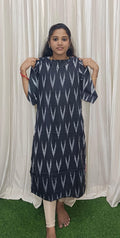 Ikkat side open Kurtis