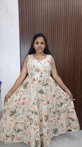 Stylish maxi with sleeve