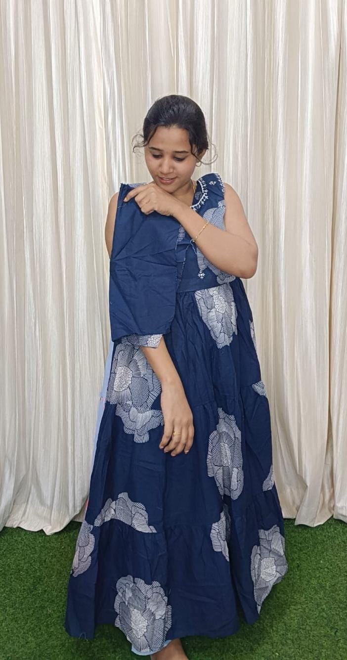Stylish maxi with sleeve