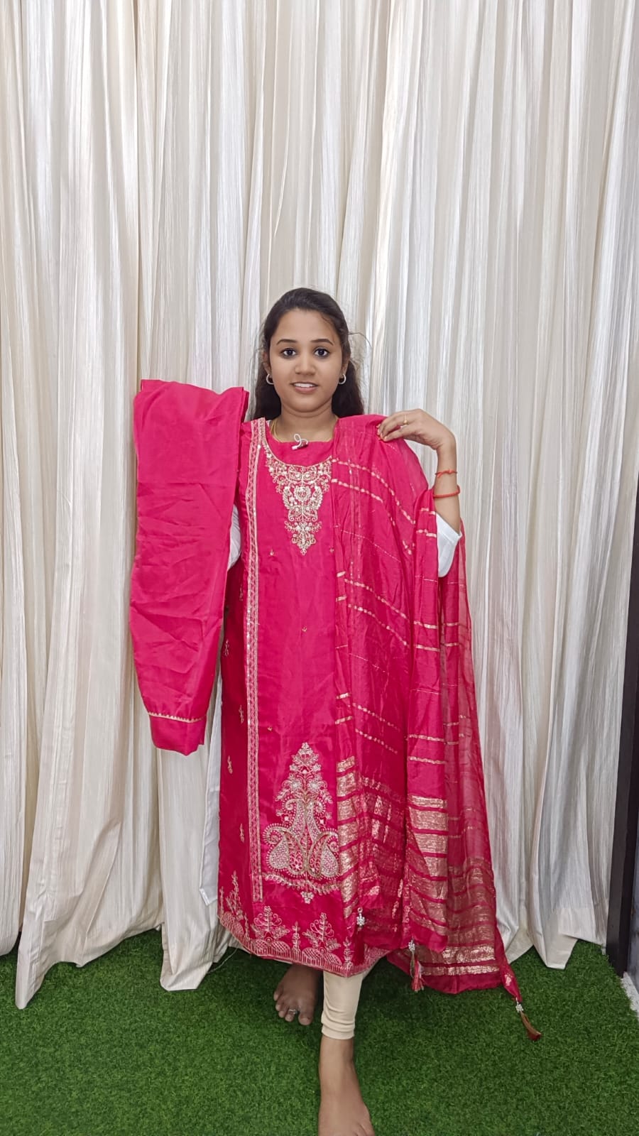 Kurti with pant and dupatta vin