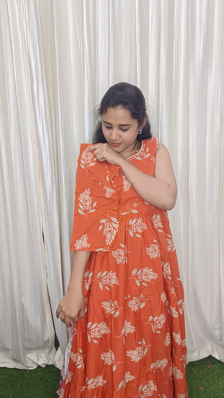 Stylish maxi with sleeve