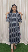 Ikkat side open Kurtis