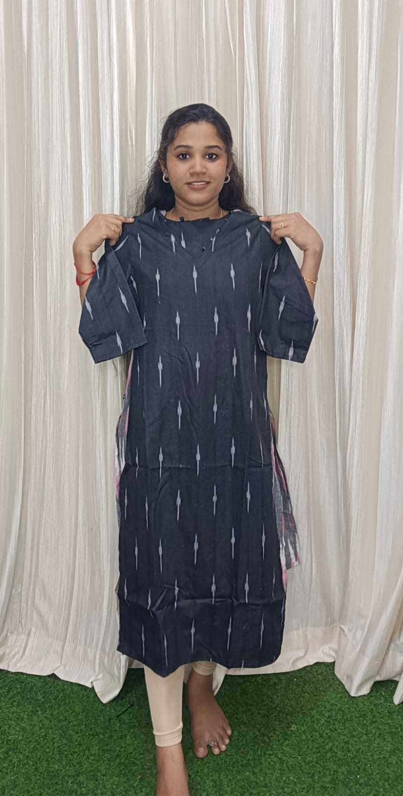 Ikkat side open Kurtis