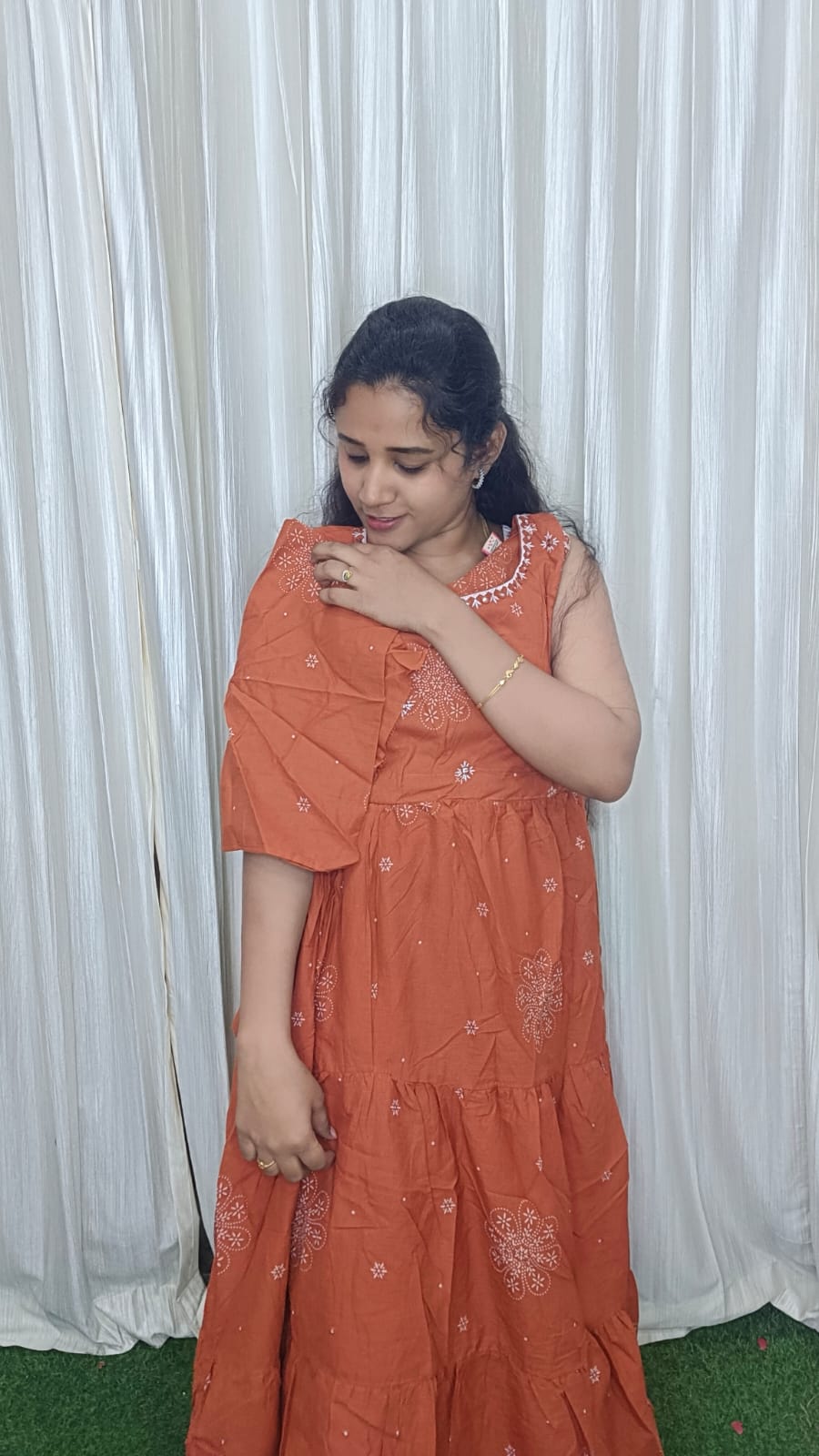 Stylish maxi with sleeve