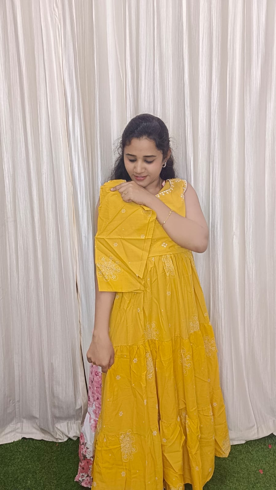 Stylish maxi with sleeve